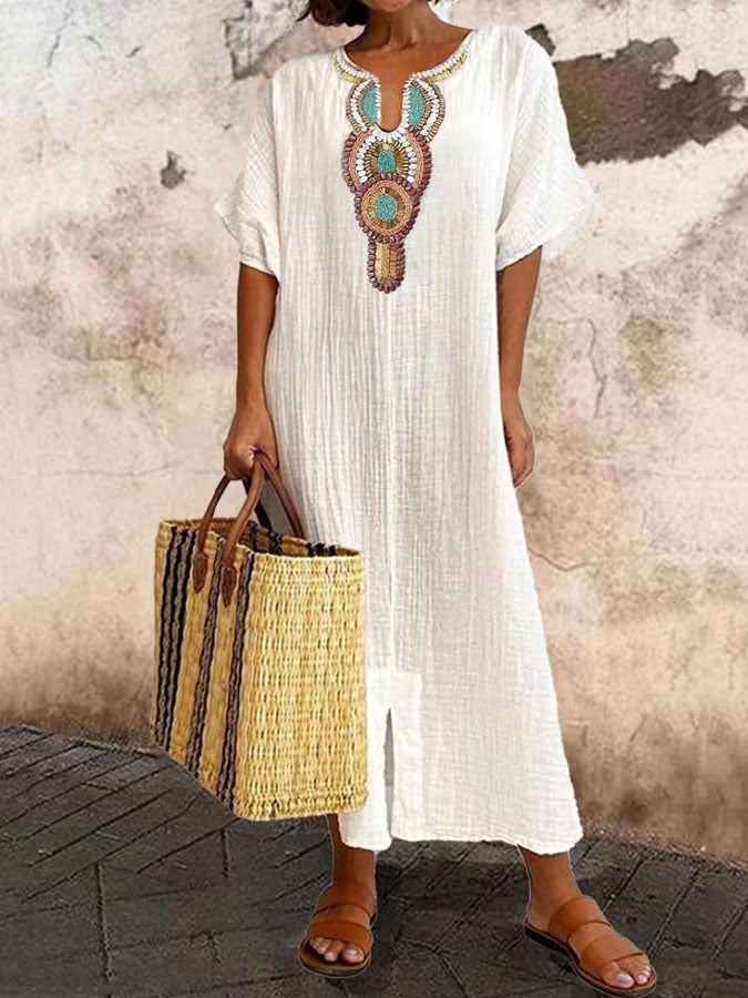 Femme - Robe caftan aérienne en tissu léger avec accent ethnique - Style bohème chic pour toutes les occasions